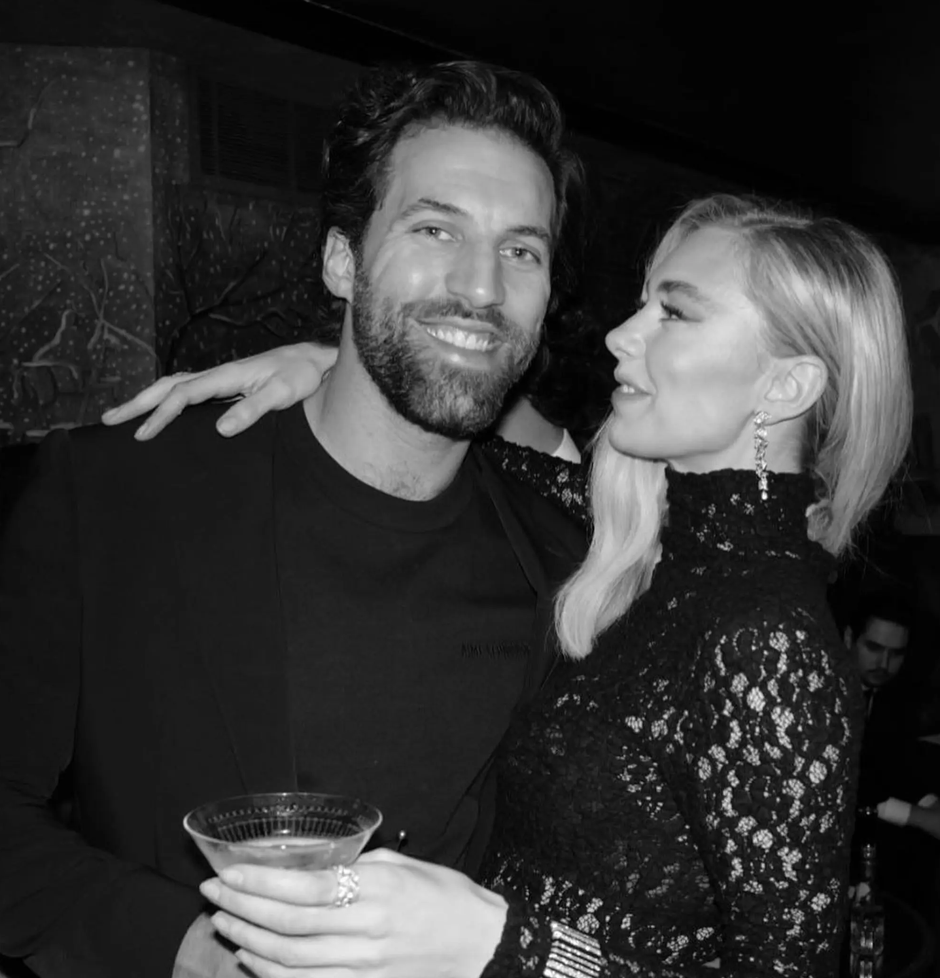 Муж Ванесса Кирби — кто он и как выглядит, что делает ?