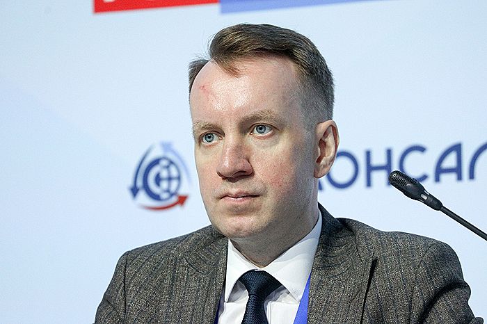 Ñòàòñ-ñåêðåòàðü  çàìåñòèòåëü ìèíèñòðà íàóêè è âûñøåãî îáðàçîâàíèÿ ÐÔ Ïåòð Êó÷åðåíêî âî âðåìÿ XVII Âñåðîññèéñêîãî ôîðóìà-âûñòàâêè «Ãîñçàêàç» â èííîâàöèîííîì öåíòðå «Ñêîëêîâî».