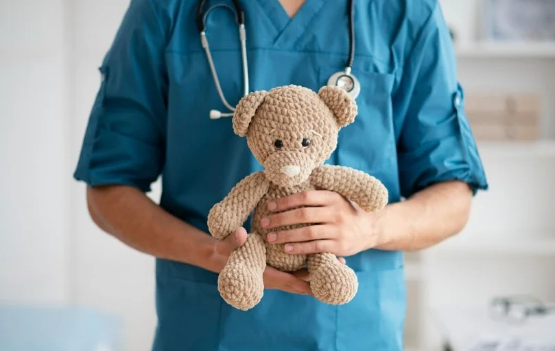 podviina-transplantaciia-sercia-i-pecinki-v-ditei-vdale-risennia-dlia-skladnix-pacijentiv-e66972b1