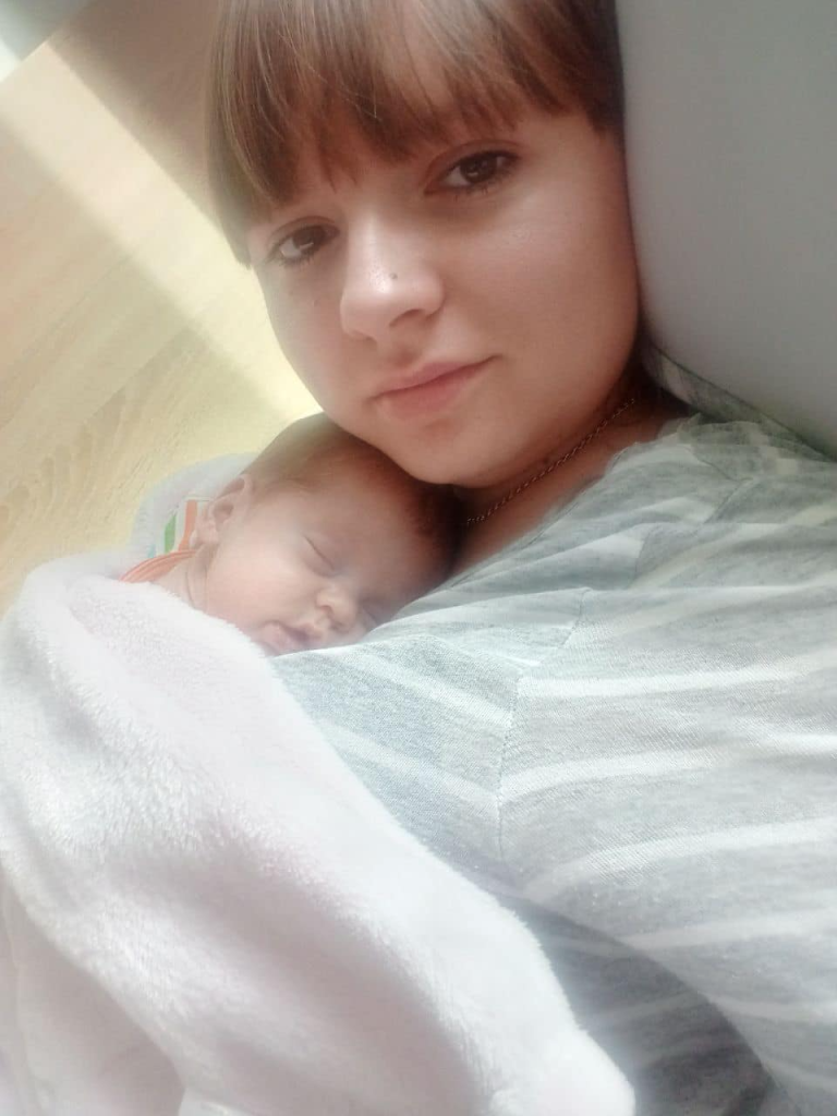 У Львові медикам вдалося врятувати дитину, яка народилася з вагою 600 грамів і не могла самостійно дихати