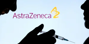 AstraZeneca заявила, що третя доза її вакцини посилює імунітет до Омікрону (Фото: REUTERS/Dado Ruvic)
