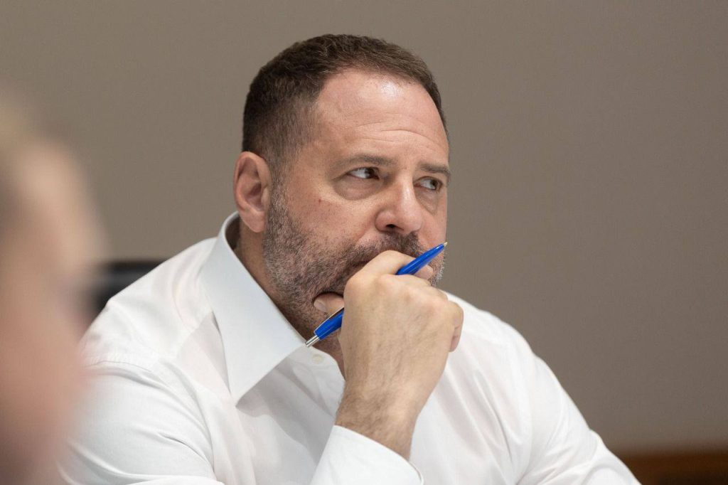 Андрій Єрмак Національність: Подробности о происхождении, биографии и карьере