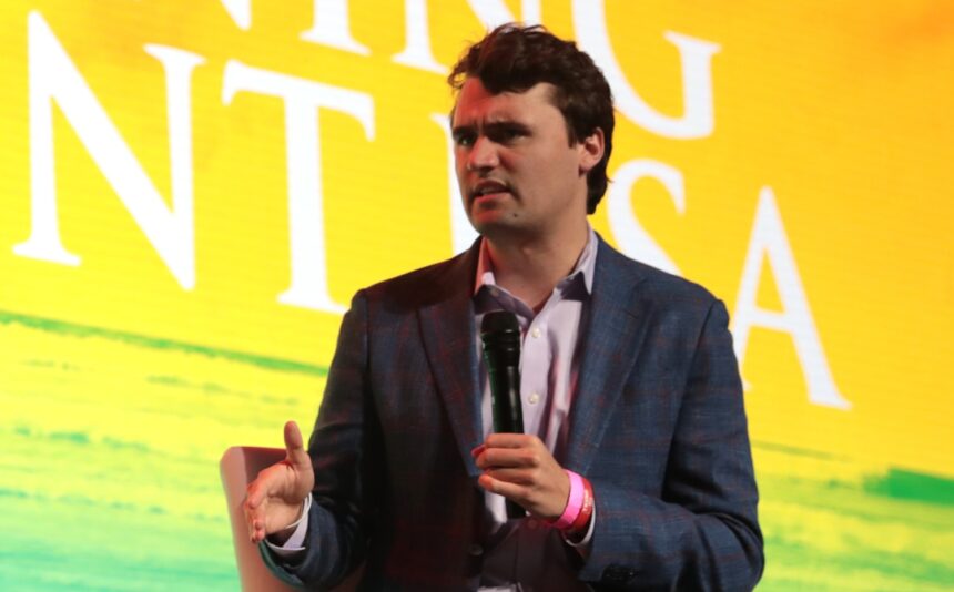 Хто Такий Чарлі Кірк: біографія, кар'єра та особисте життя
